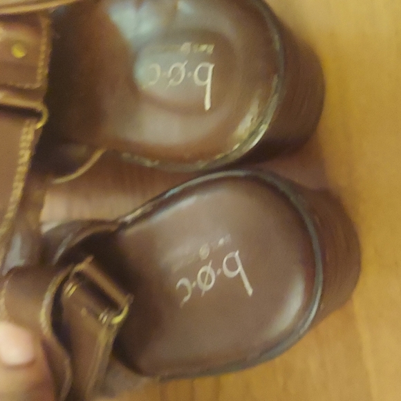 shoes - Picture 2 of 3